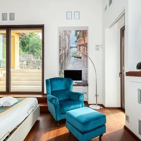 Дом отдыха Luxury Como Lake
